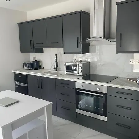3, Lisvarna House