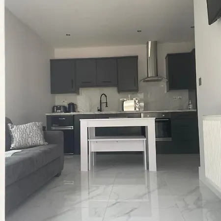 3, Lisvarna House *