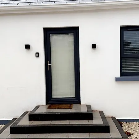 Apartment 3, Lisvarna House *