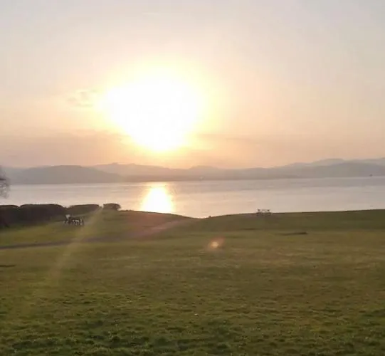 3, Lisvarna House * Buncrana